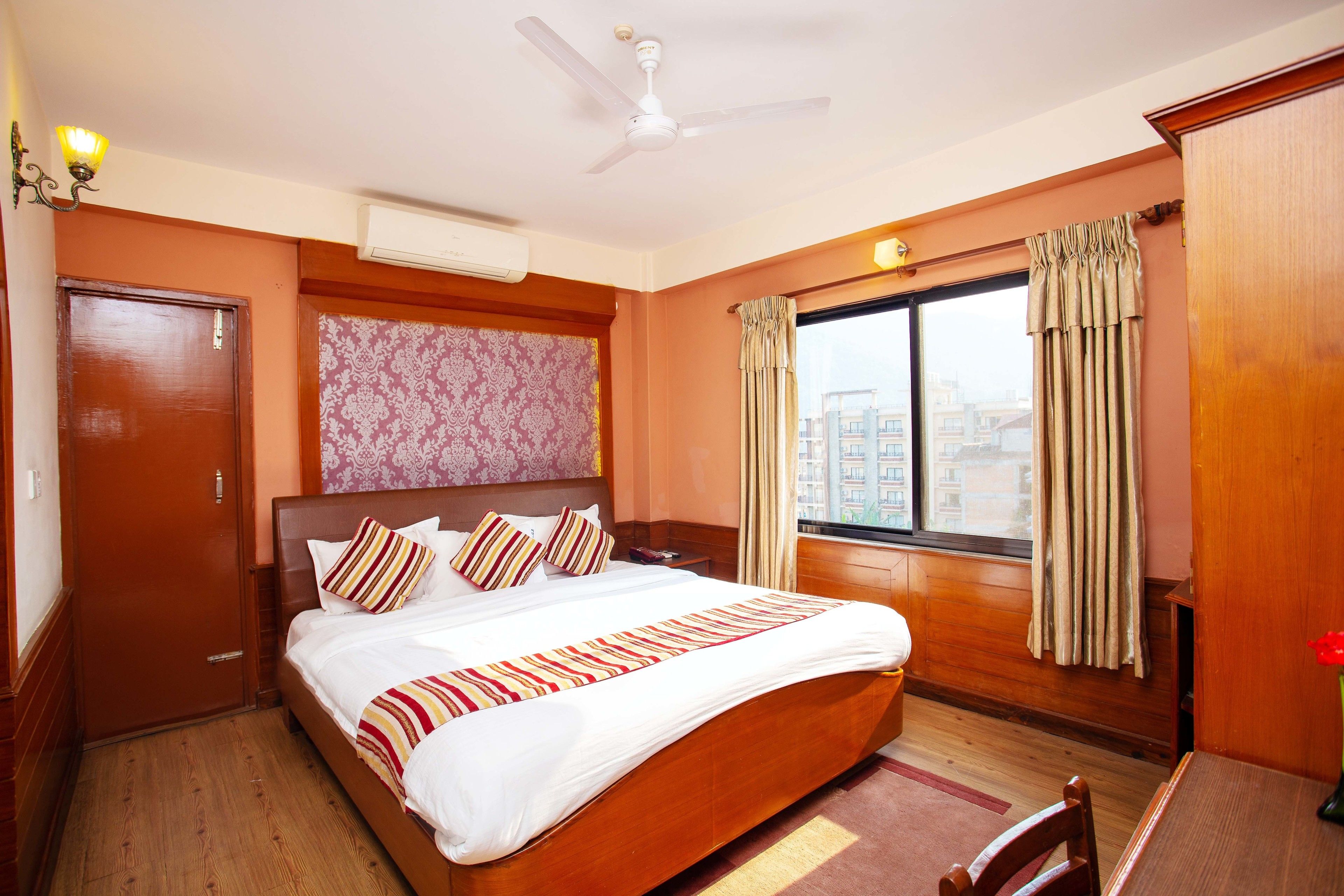 superior room, 1 queen bed, refrigerator, mountain view | 1 bedroom, premium bedding, in-room safe, desk