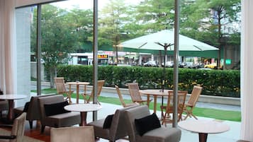 供應早餐、午餐和晚餐,中式料理