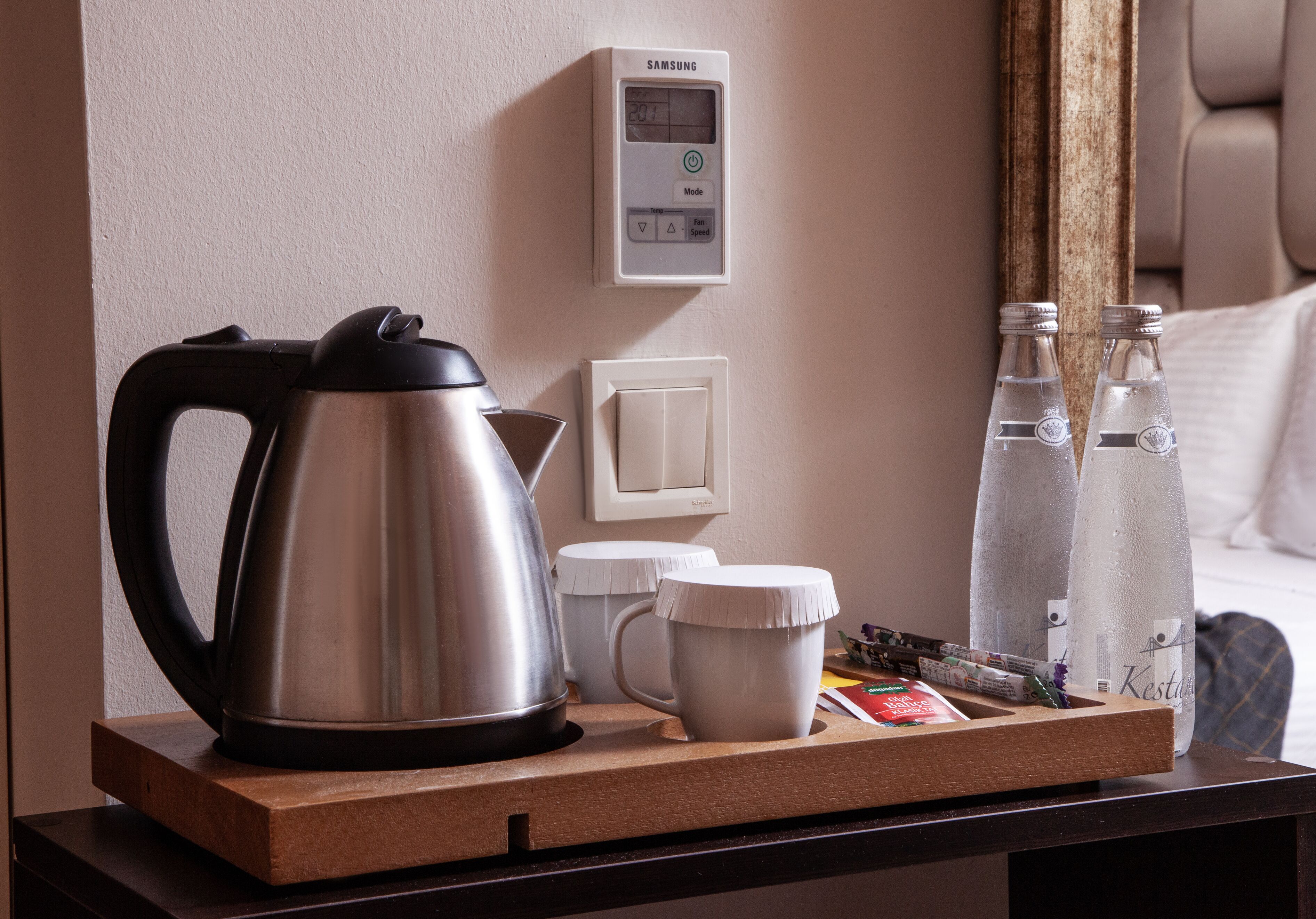 deluxe double room with brick wall | 1 bedroom, minibar, in-room safe, desk