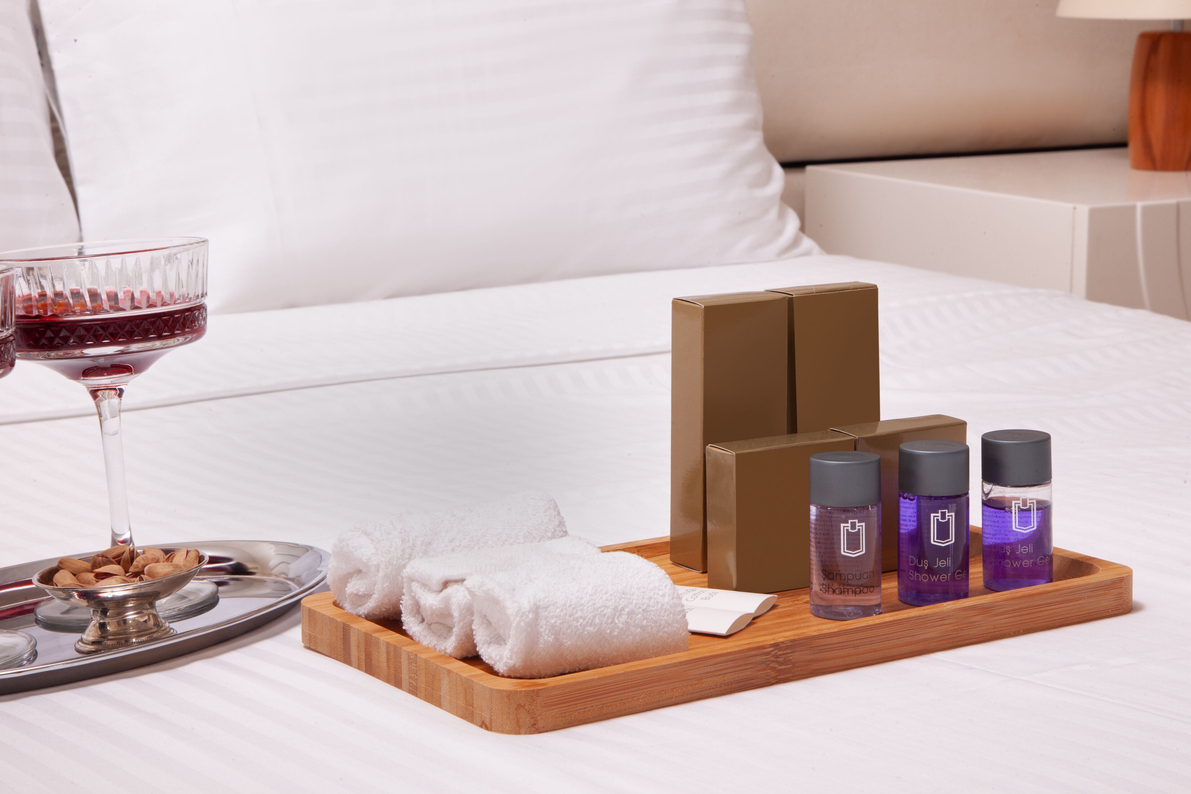 deluxe double room with brick wall | 1 bedroom, minibar, in-room safe, desk