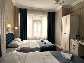 Standard Triple Room | Egyptian cotton sheets, premium bedding, memory foam beds, minibar - Alyon Hotel Taksim (Istanbul)