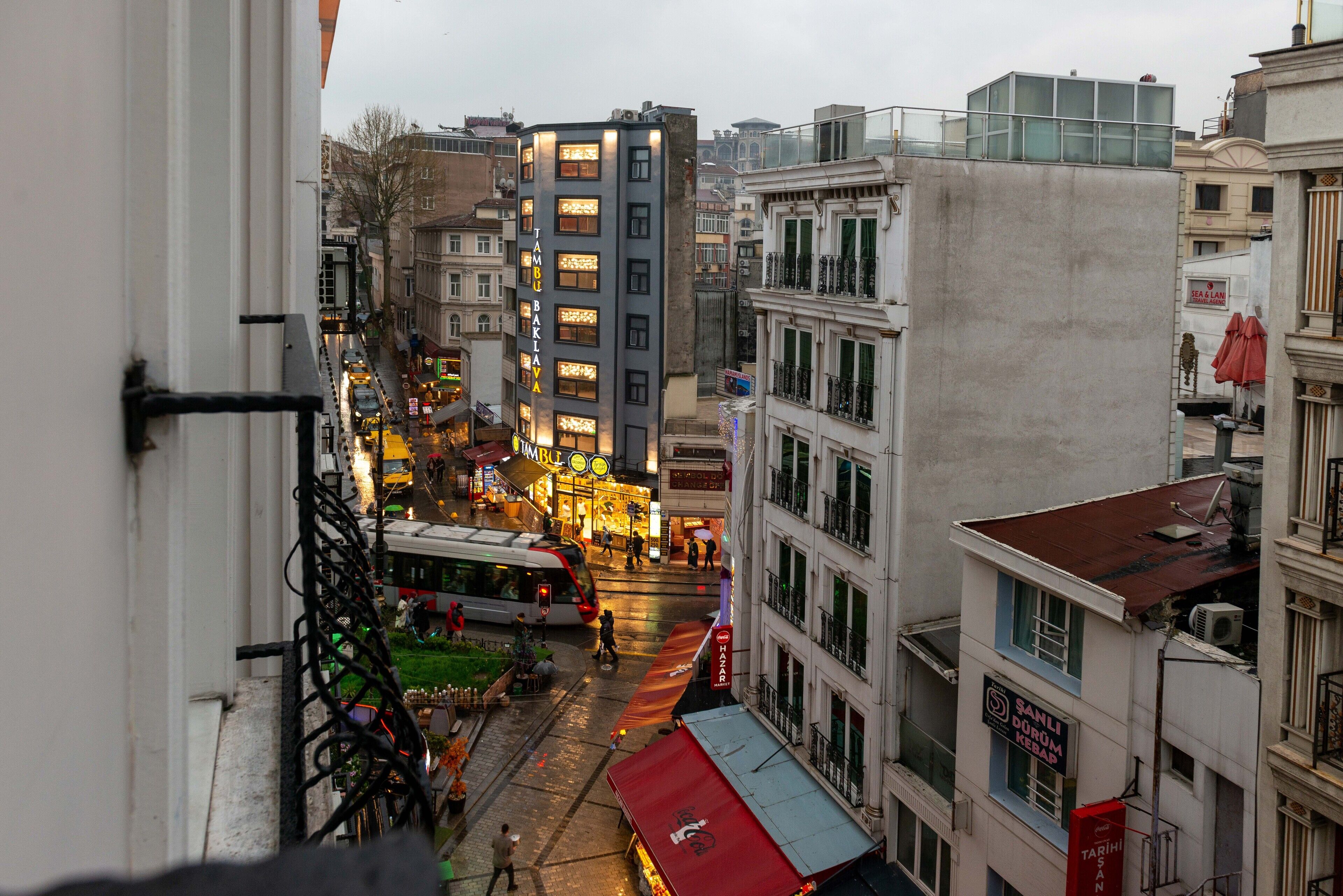 standard double room | 1 bedroom, minibar, in-room safe, free wifi