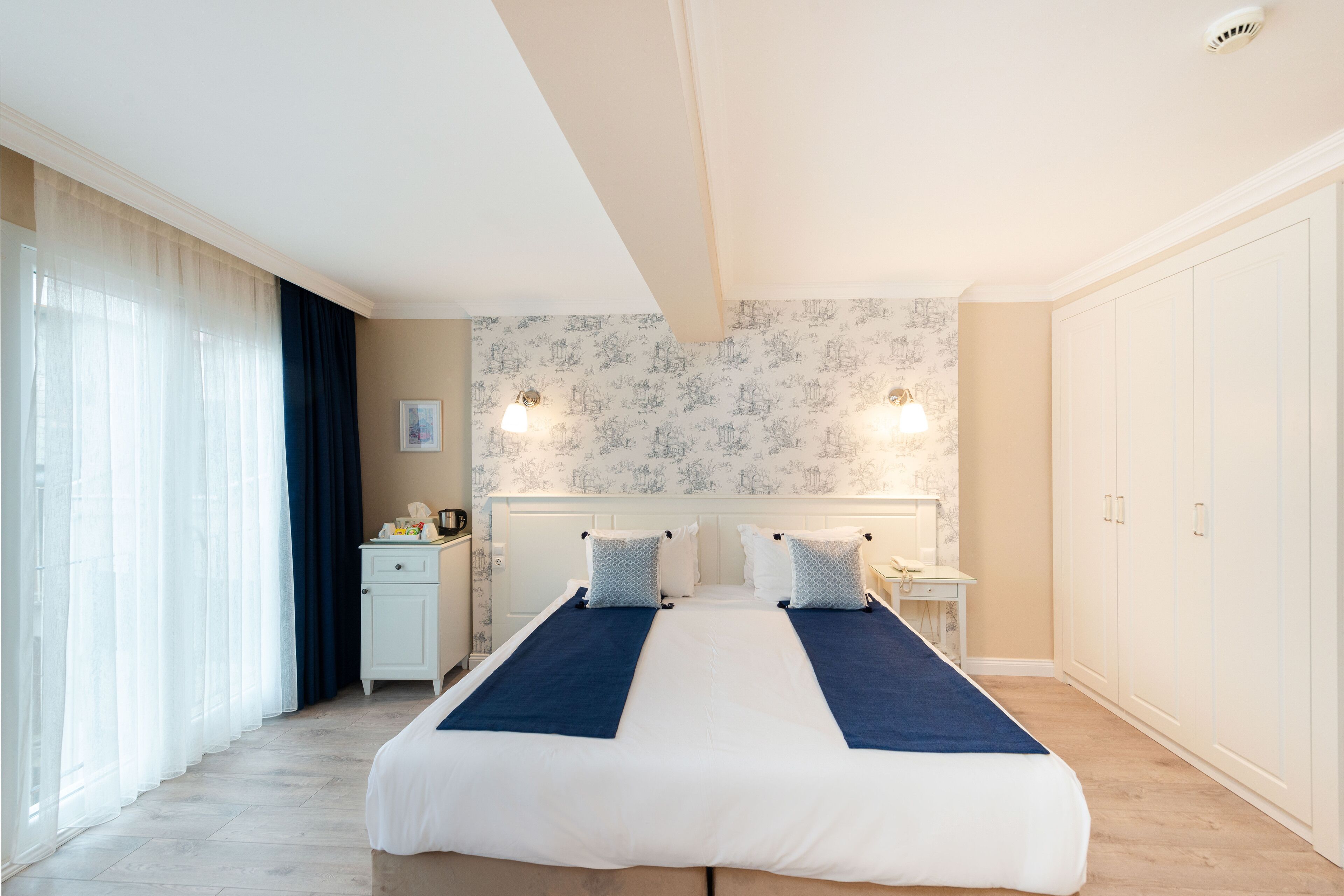 superior double or twin room, sea view | 1 bedroom, minibar, in-room safe, free wifi