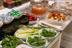 Tägliches inbegriffenes Frühstücksbuffet