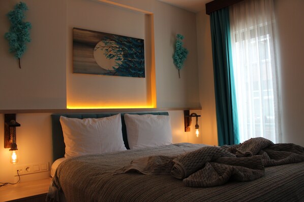 Caja de seguridad en la habitación y escritorio