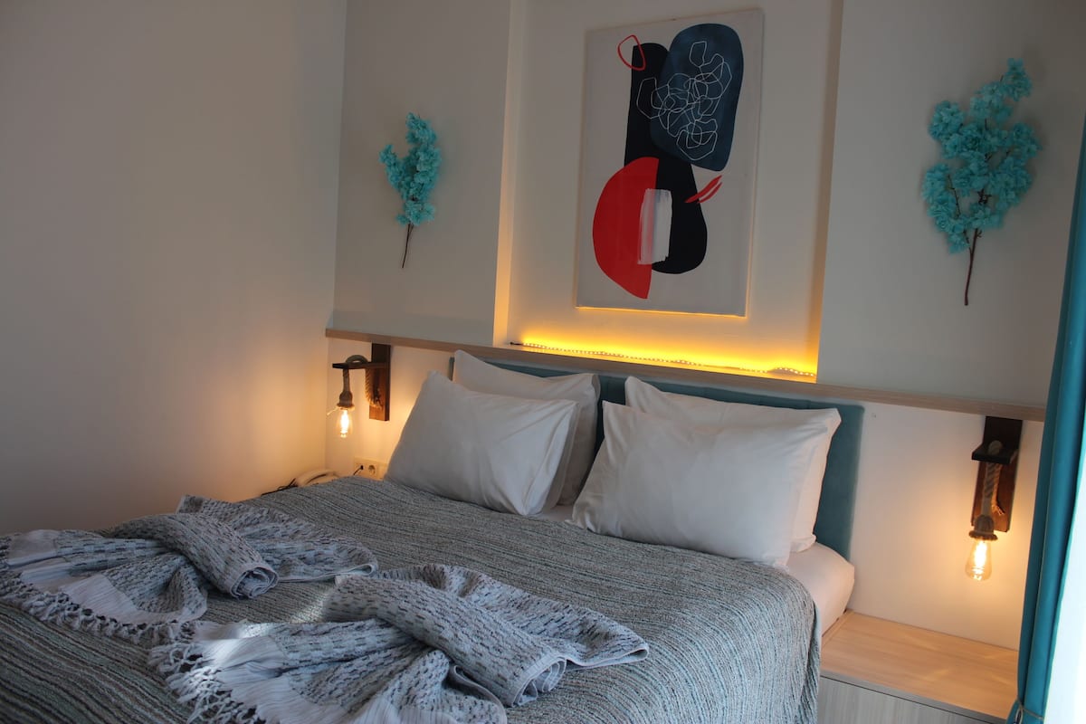 Deluxe Double Room (French Balcony)