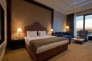 Premium bedding, minibar, in-room safe, desk - Vialand Palace Hotel (Eyup)