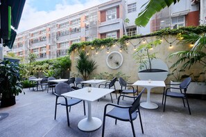 Courtyard - Papersun Hotel (Taipei)