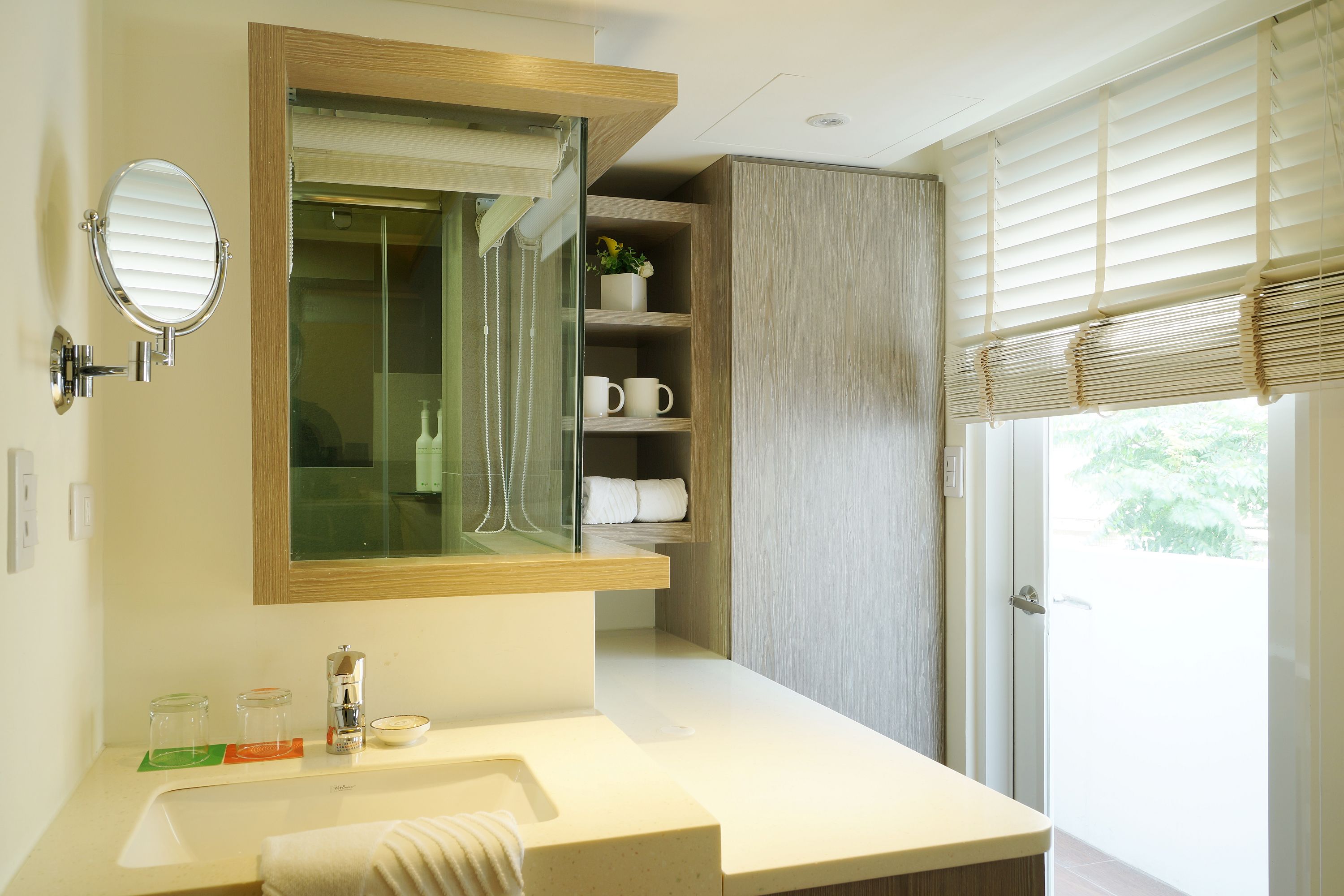 paper standard twin room | room amenity