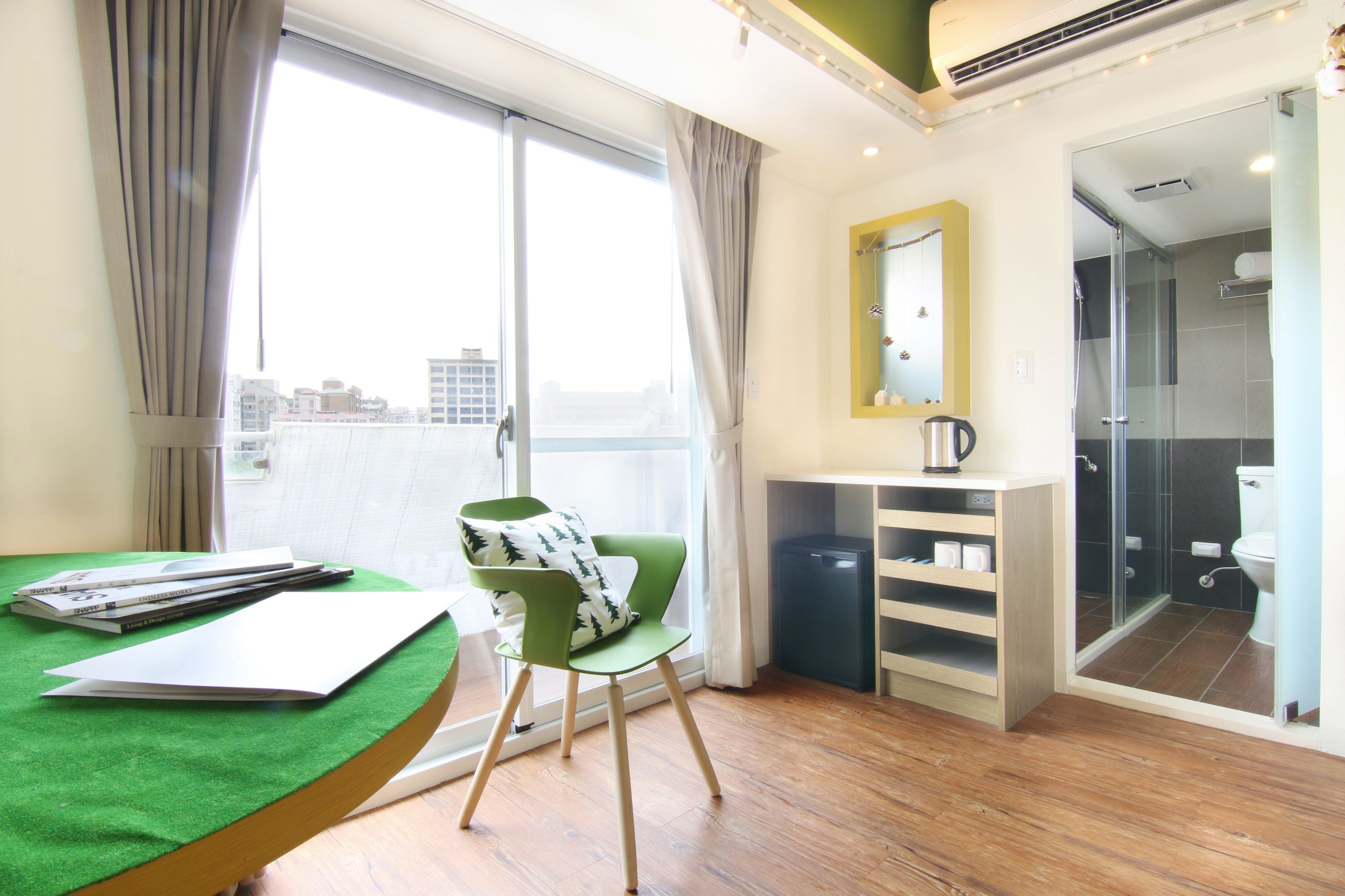 sun standard double room (design) | 1 bedroom, down duvets, in-room safe, desk