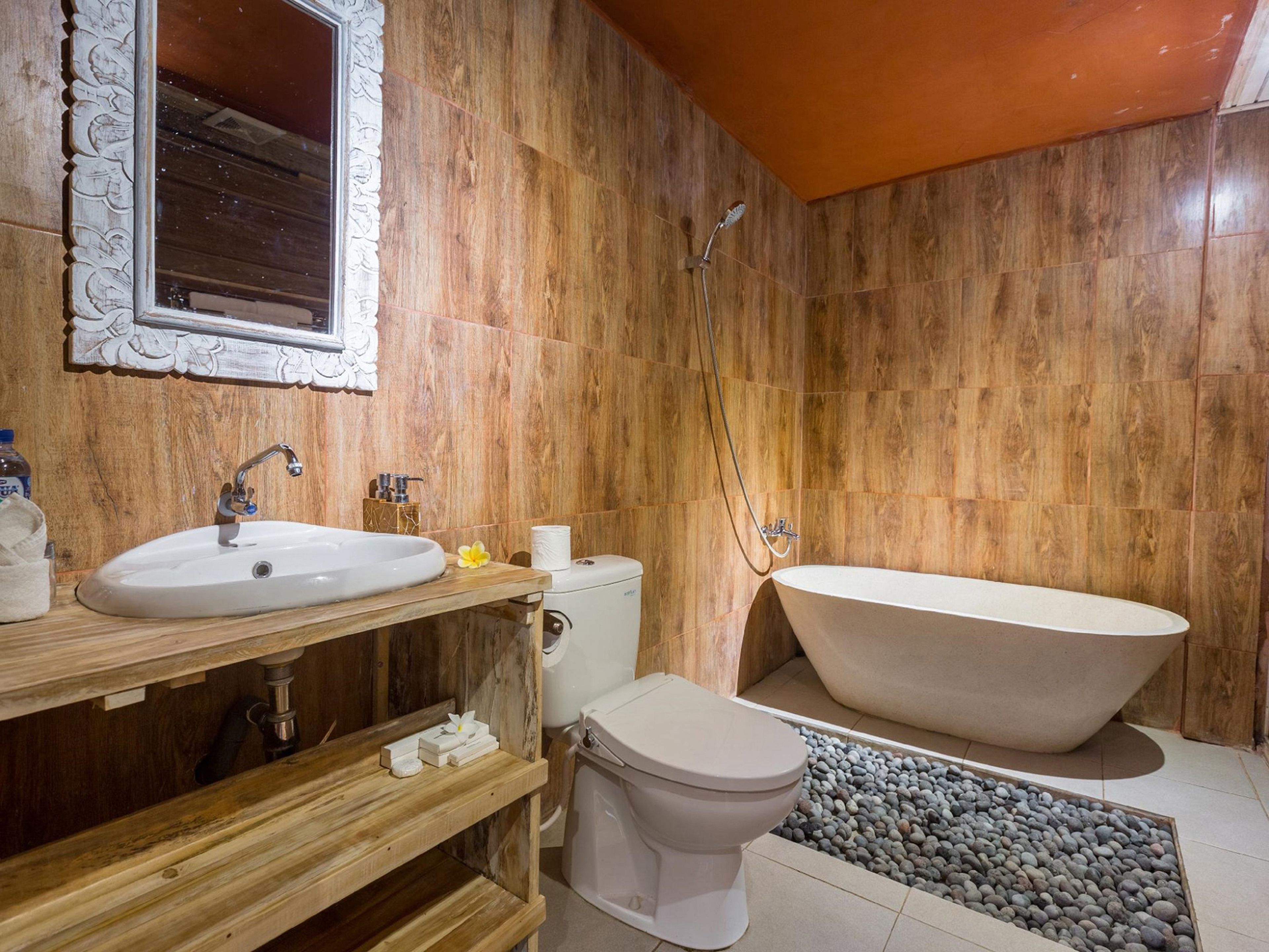 superior suite, 2 bedrooms, private pool, garden view | bathroom | free toiletries, hair dryer, bathrobes, slippers