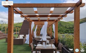 Piscine couverte, piscine extérieure (ouverte en saison)