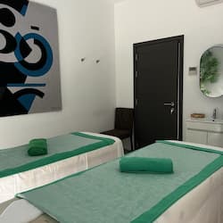 Couples treatment room(s), sauna, hot tub, steam room, body treatments