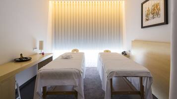 Espace de soins pour les couples, sauna, bain à remous, hammam