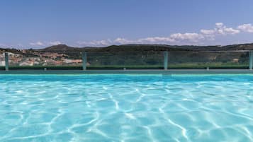 Indoor pool, seasonal outdoor pool, pool loungers
