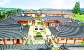 Land view from property - Gyeongju Hwangnamkwan Hanok Hotel (Gyeongju)