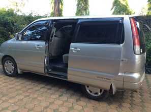 Airport shuttle - Korona Villa Bed & Breakfast (Arusha)