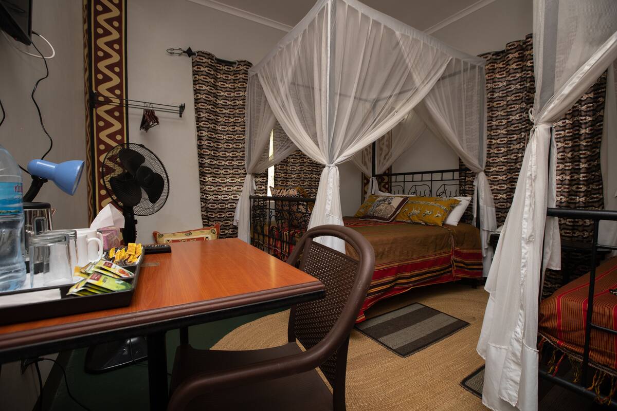 Premium bedding, pillowtop beds, minibar, in-room safe