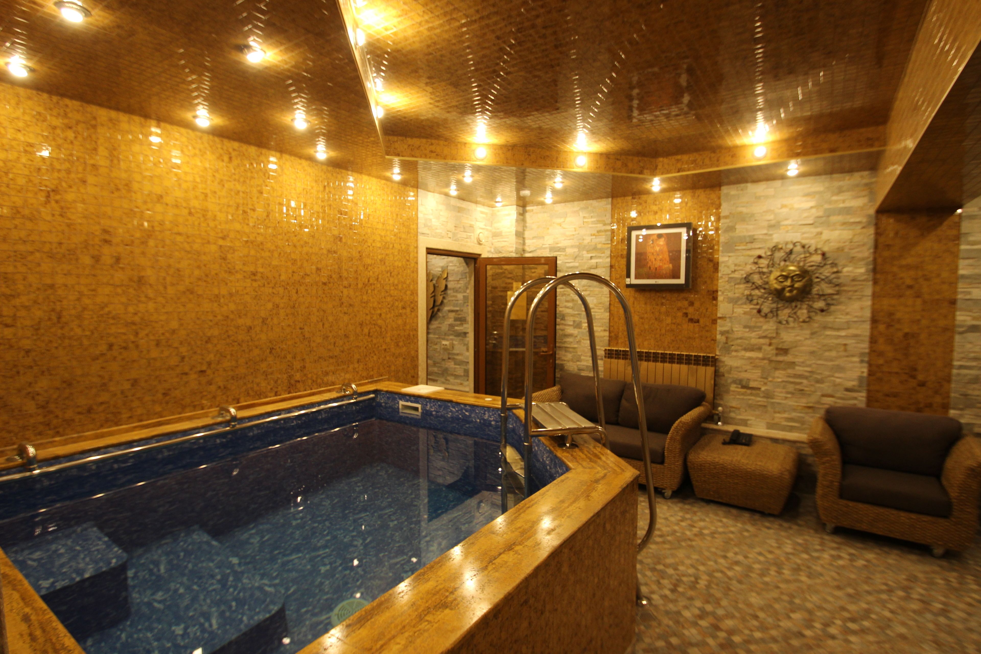 Bồn tắm spa trong nhà