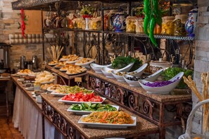 Free daily buffet breakfast - Uyut Hotel (Almaty)