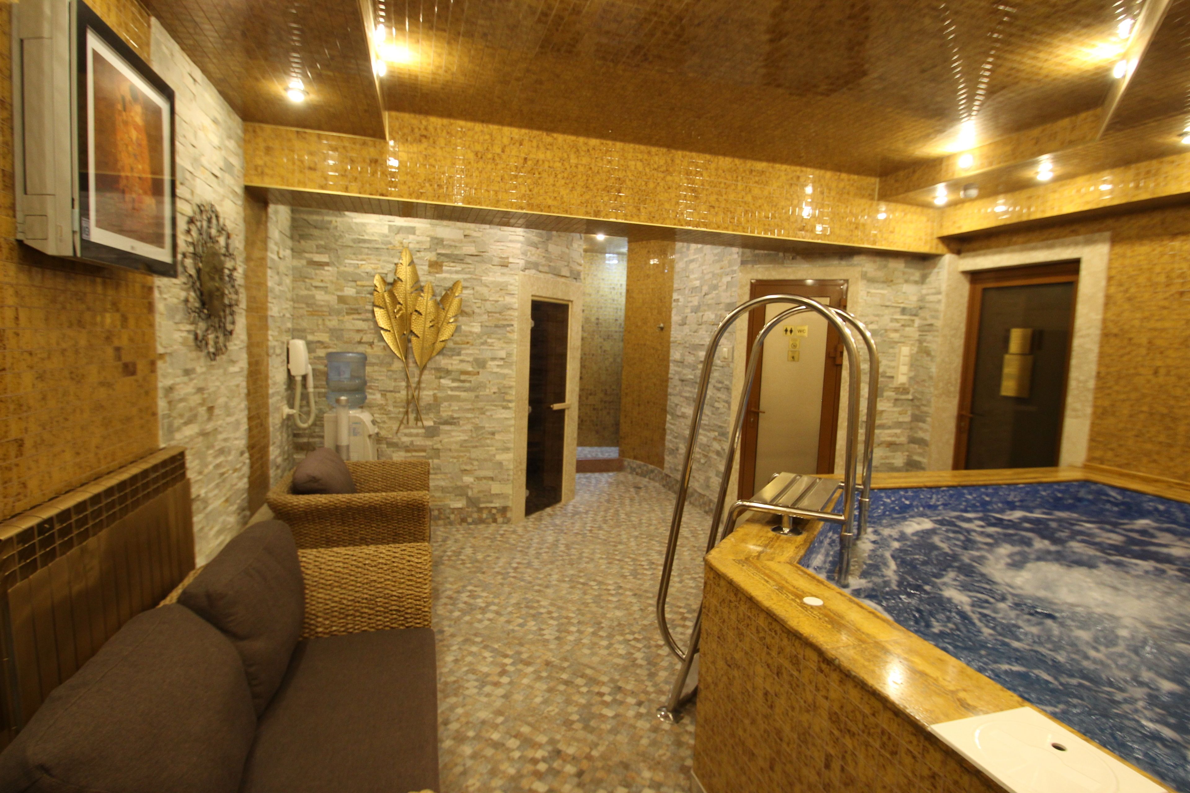 Bồn tắm spa trong nhà