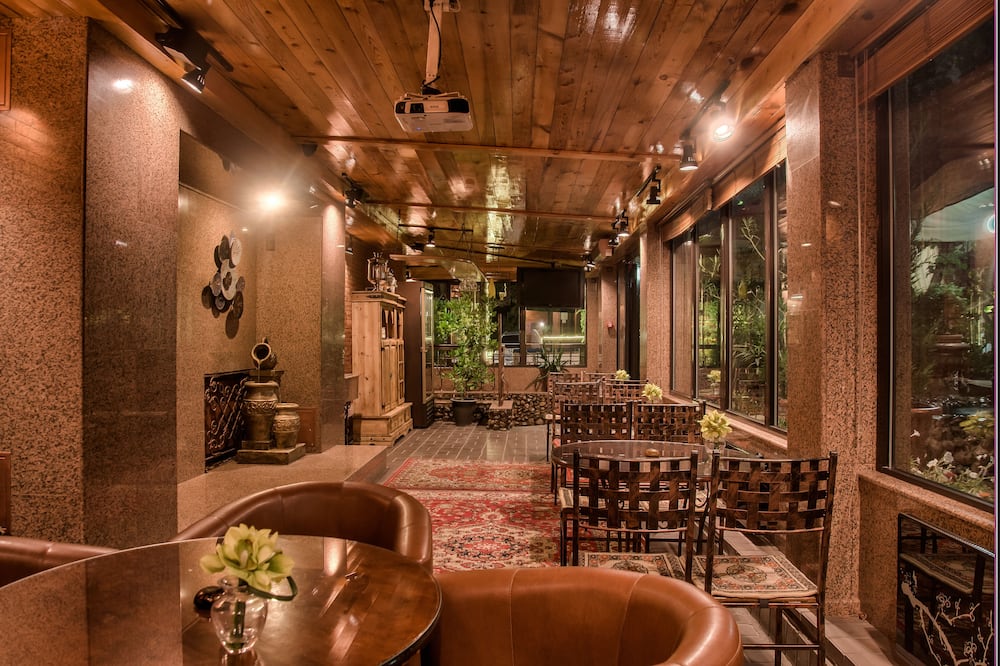 Uyut Hotel