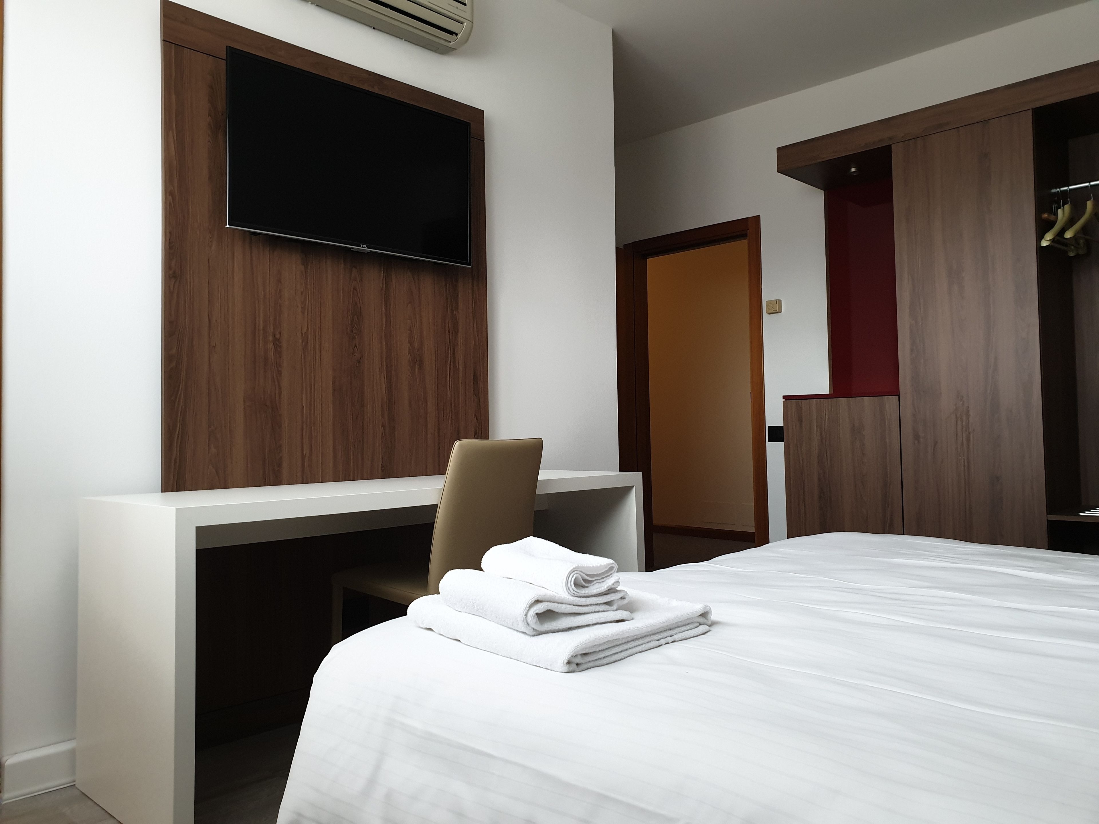 standard room | in-room safe, desk, blackout curtains, iron/ironing board