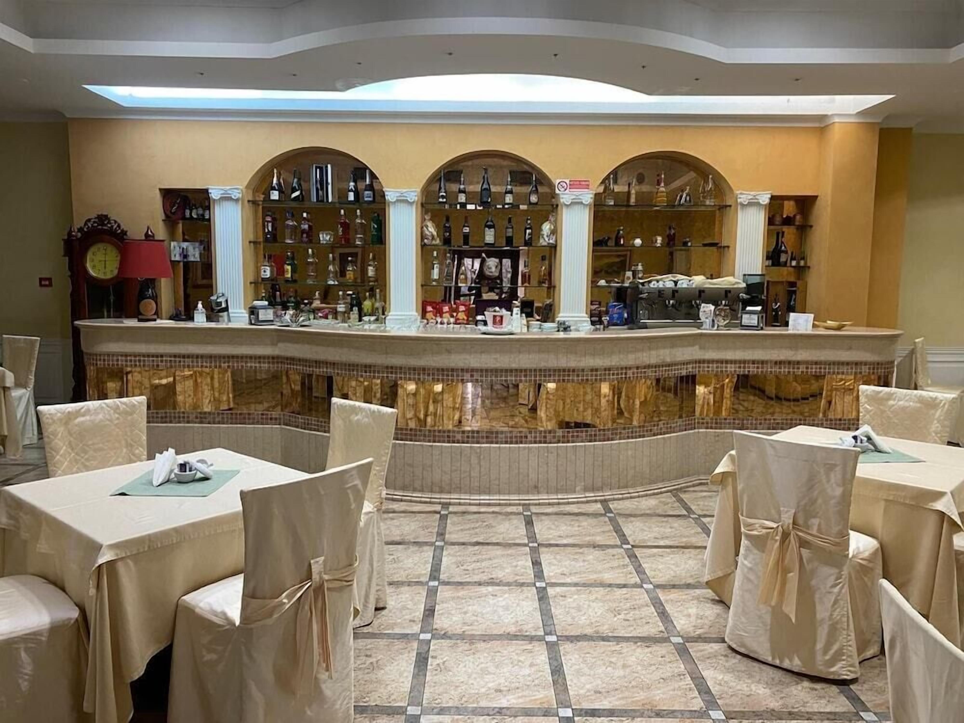 بار (في المنشاة)