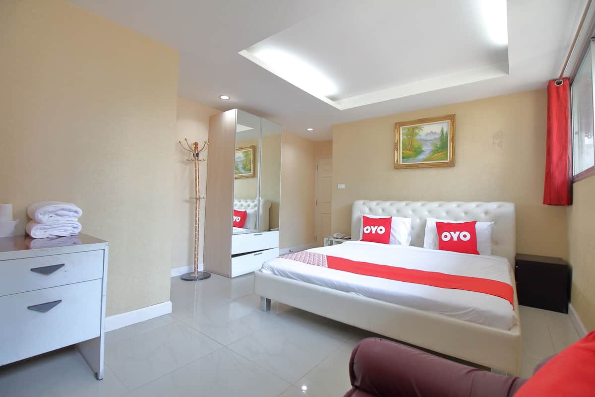 Superior Double Room | In-room safe, desk, free WiFi, bed sheets