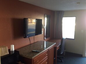 Iron/ironing board, free WiFi, bed sheets