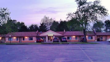 Fachada de la propiedad