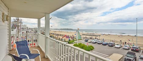 Oceanfront King Room with private Balcony and Ocean view | View from room