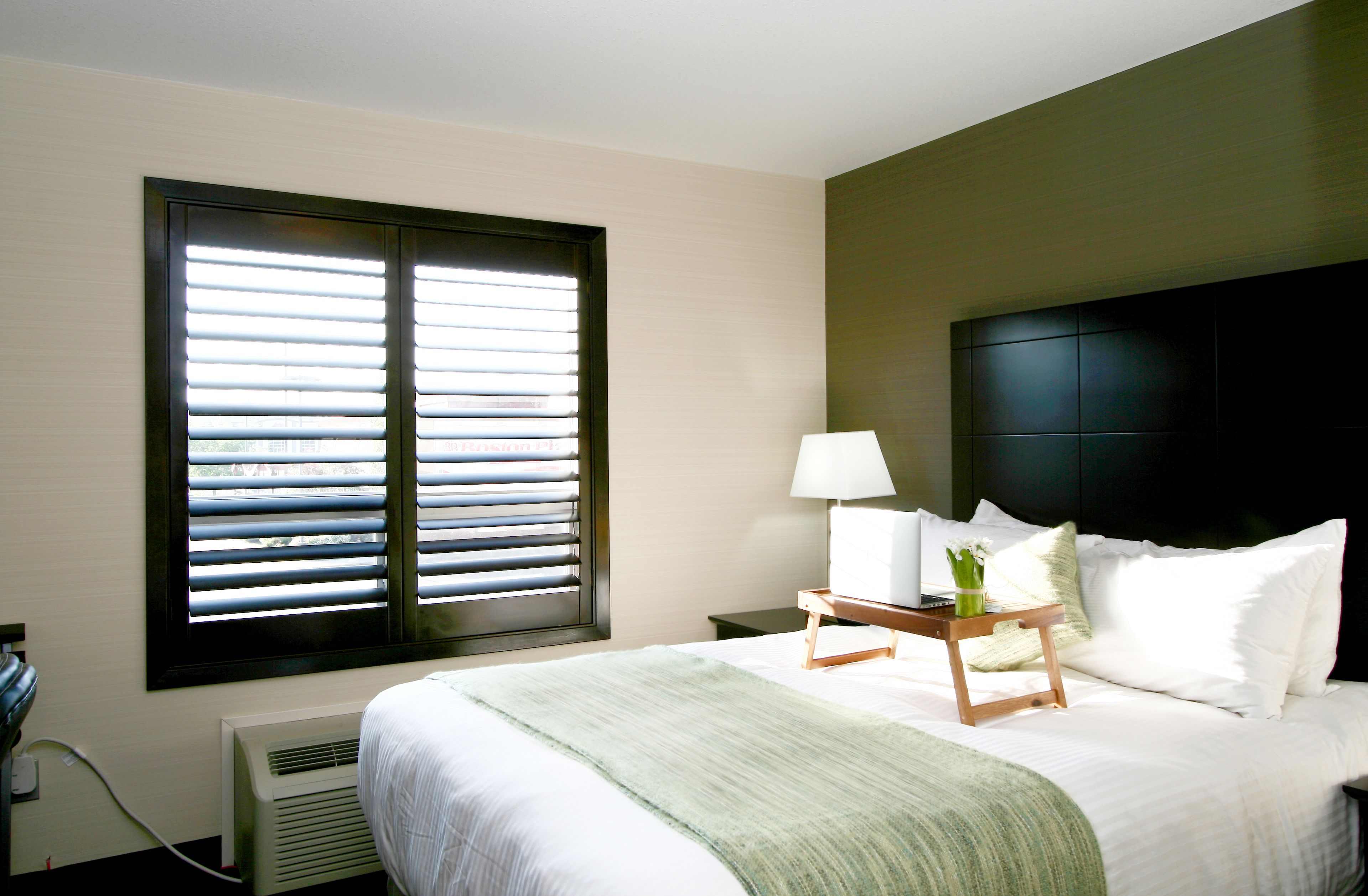 executive double suite with kitchenette | desk, iron/ironing board, free wifi