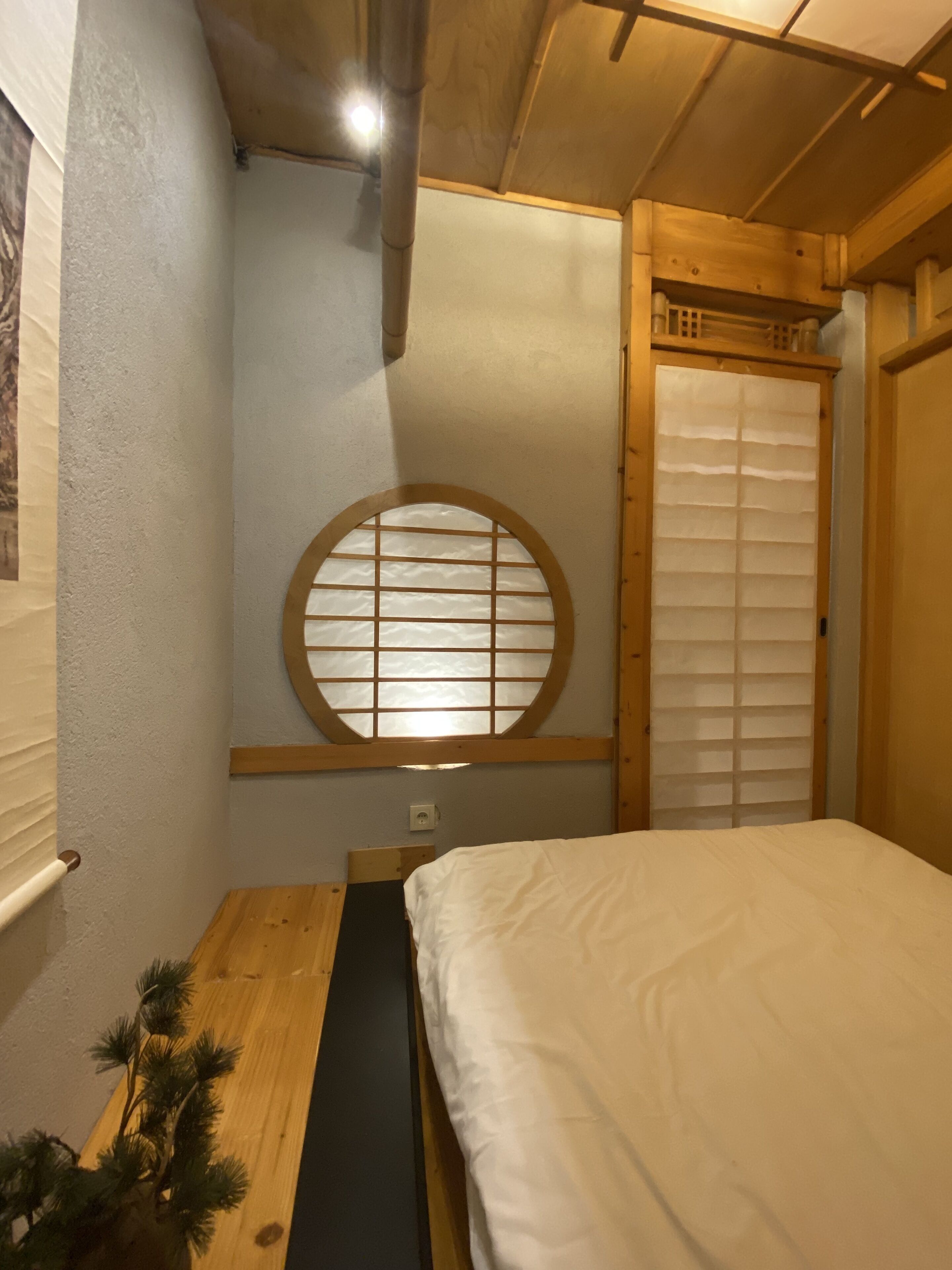 traditional studio suite | 1 bedroom, select comfort beds, minibar, in-room safe