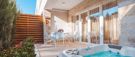 Family Duplex, 2 Bedrooms, Terrace | 2 bedrooms, hypo-allergenic bedding, minibar, in-room safe