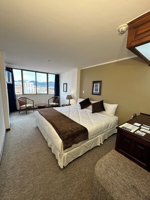 Superior Room, 1 King Bed, City View | Premium bedding, down comforters, desk, laptop workspace