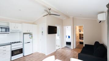 1 habitación, decoración personalizada y muebles diferentes