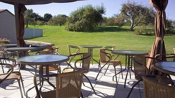 Breakfast, lunch and dinner served