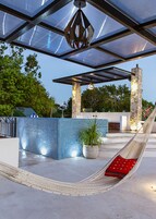 Bañera de hidromasaje exterior