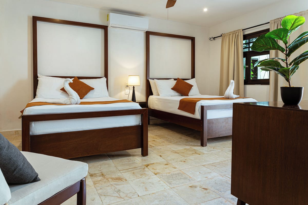 Junior Studio Suite, 2 Queen Beds | Premium bedding, in-room safe, desk, iron/ironing board