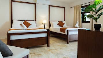 Suite estudio junior, 2 camas Queen size | Ropa de cama de alta calidad y caja de seguridad en la habitación