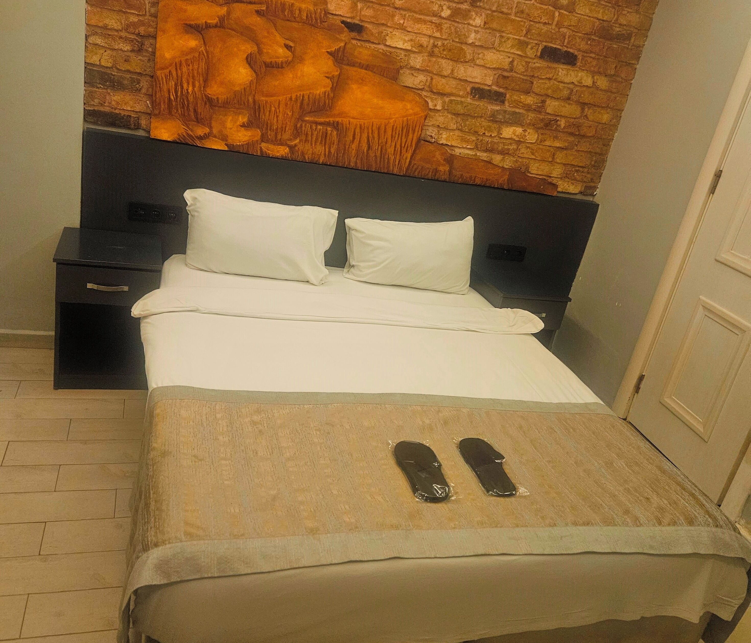 Minibar, in-room safe, soundproofing, free WiFi