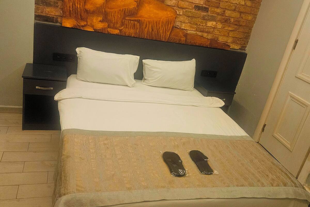 Minibar, in-room safe, soundproofing, free WiFi
