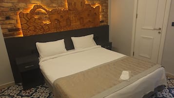 Standard Room | Minibar, in-room safe, soundproofing, free WiFi