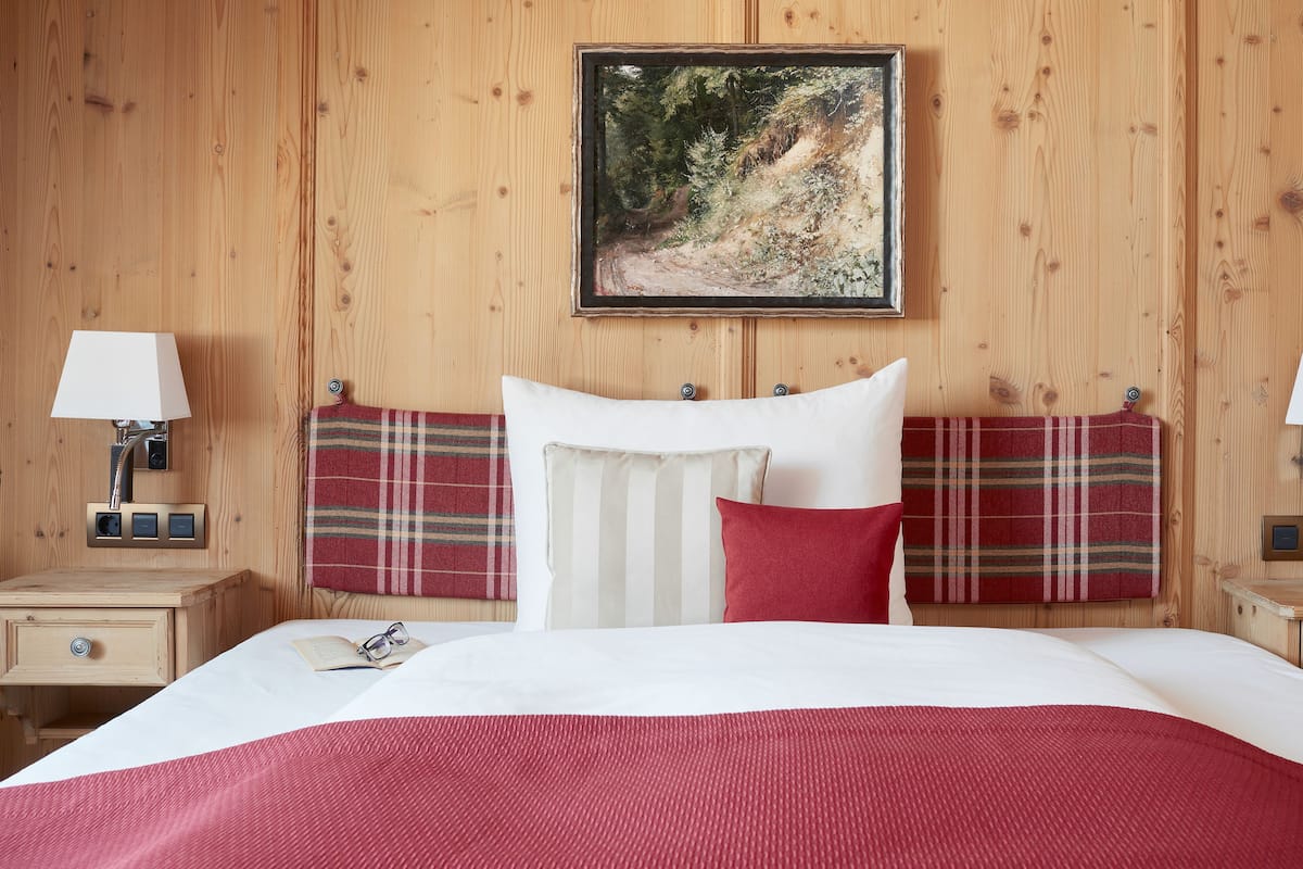 Tiroler Single Room | 1 Schlafzimmer, Bettwäsche aus ägyptischer Baumwolle