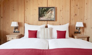 Tiroler Double Room | Egyptian cotton sheets, premium bedding, down comforters, in-room safe - Living Hotel De Medici (Düsseldorf)