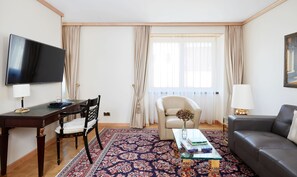 Egyptian cotton sheets, premium bedding, down comforters, in-room safe - Living Hotel De Medici (Düsseldorf)