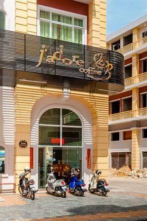 Front of property - J'adore Lodge (Phnom Penh)