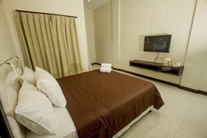 Deluxe Room | Frette Italian sheets, blackout curtains, iron/ironing board, free WiFi