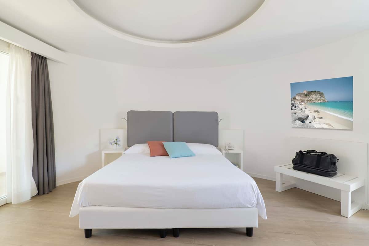 1 bedroom, minibar, in-room safe, desk
